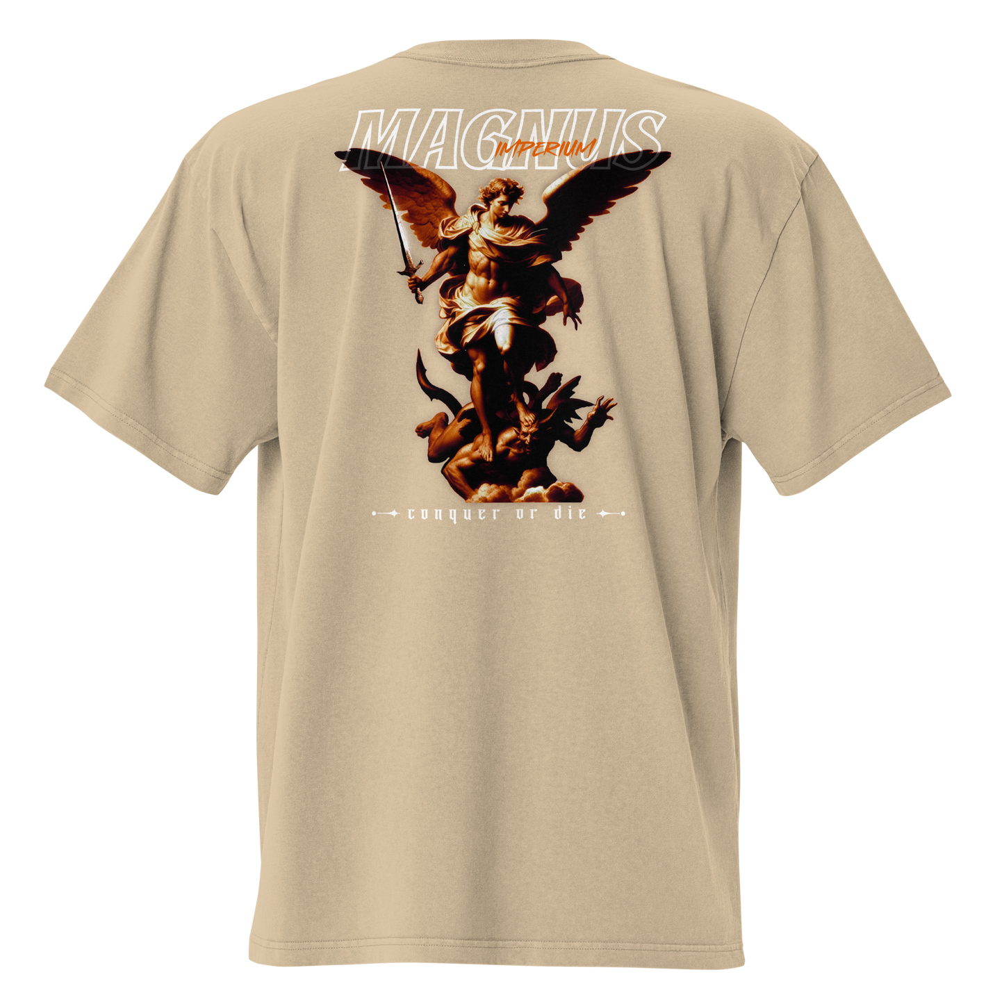 Camiseta oversize color khaki con diseño Conquer or Die en la espalda Magnus Imperium.