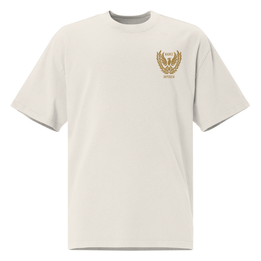 Camiseta Oversize blanca con bordado logo magnus imperium parte delantera. 